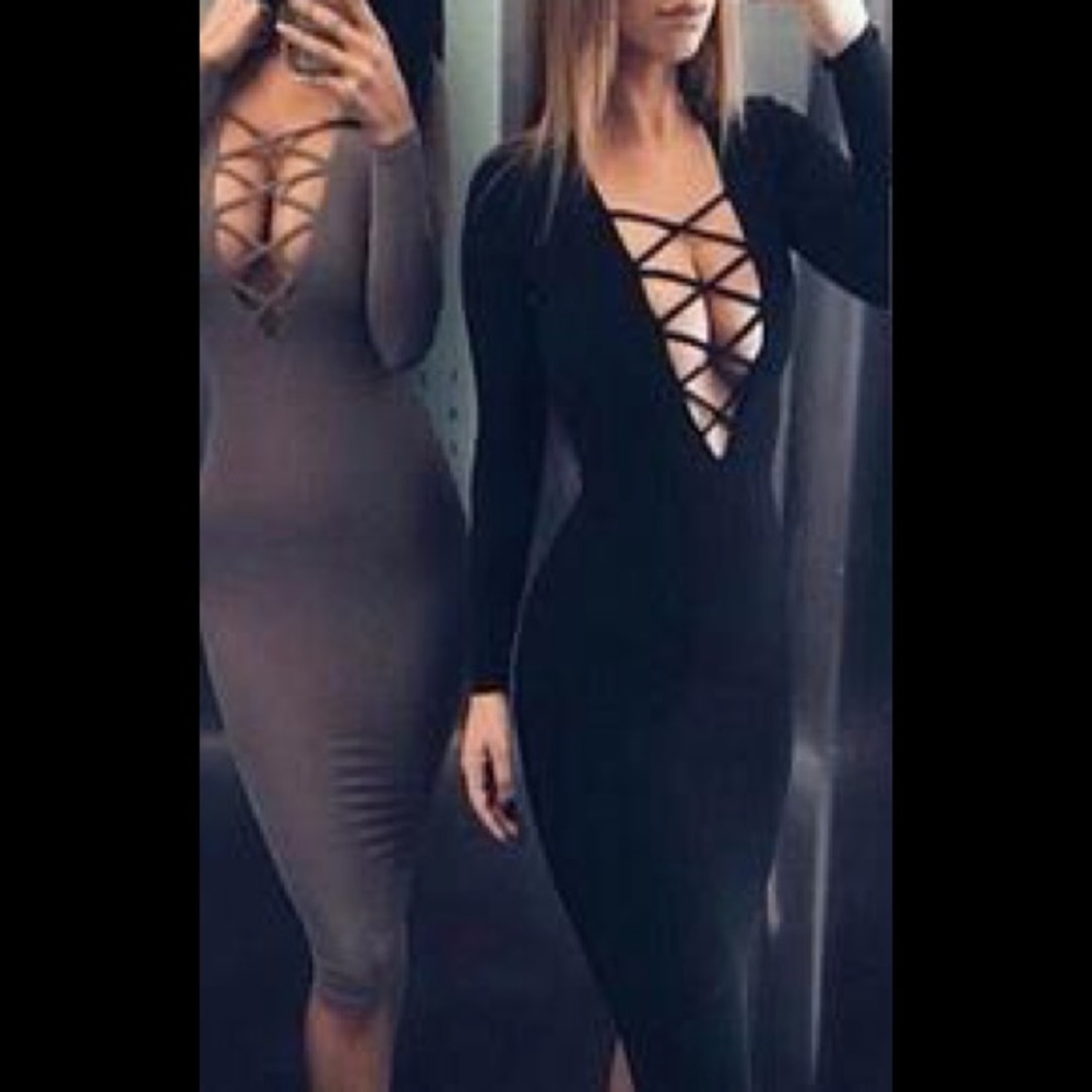 🆕. Black sexy lace up dress with sleeves